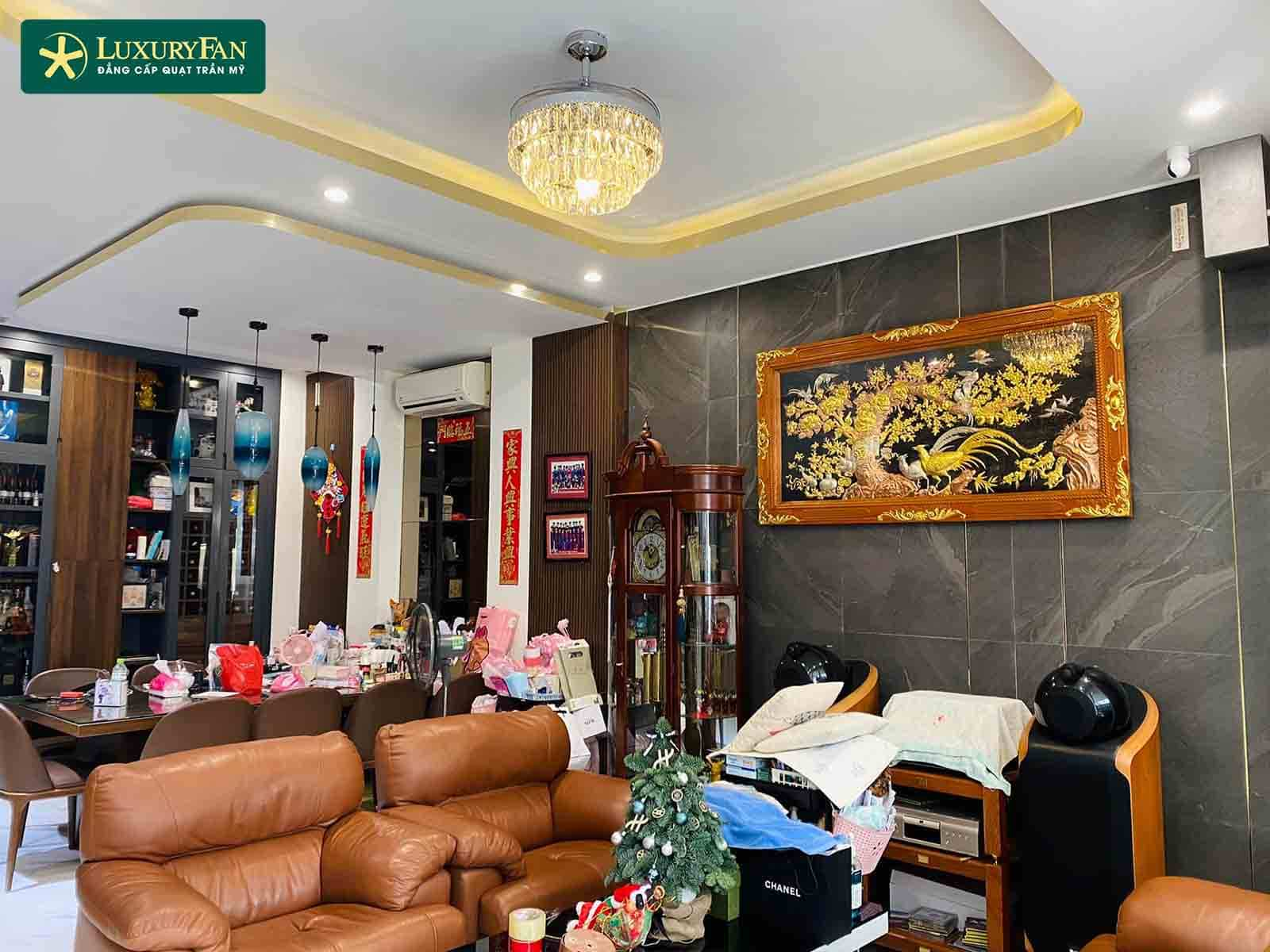 LuxuryFan địa chỉ bán quạt trần đèn chùm trang trí phòng khách đẹp, giá rẻ