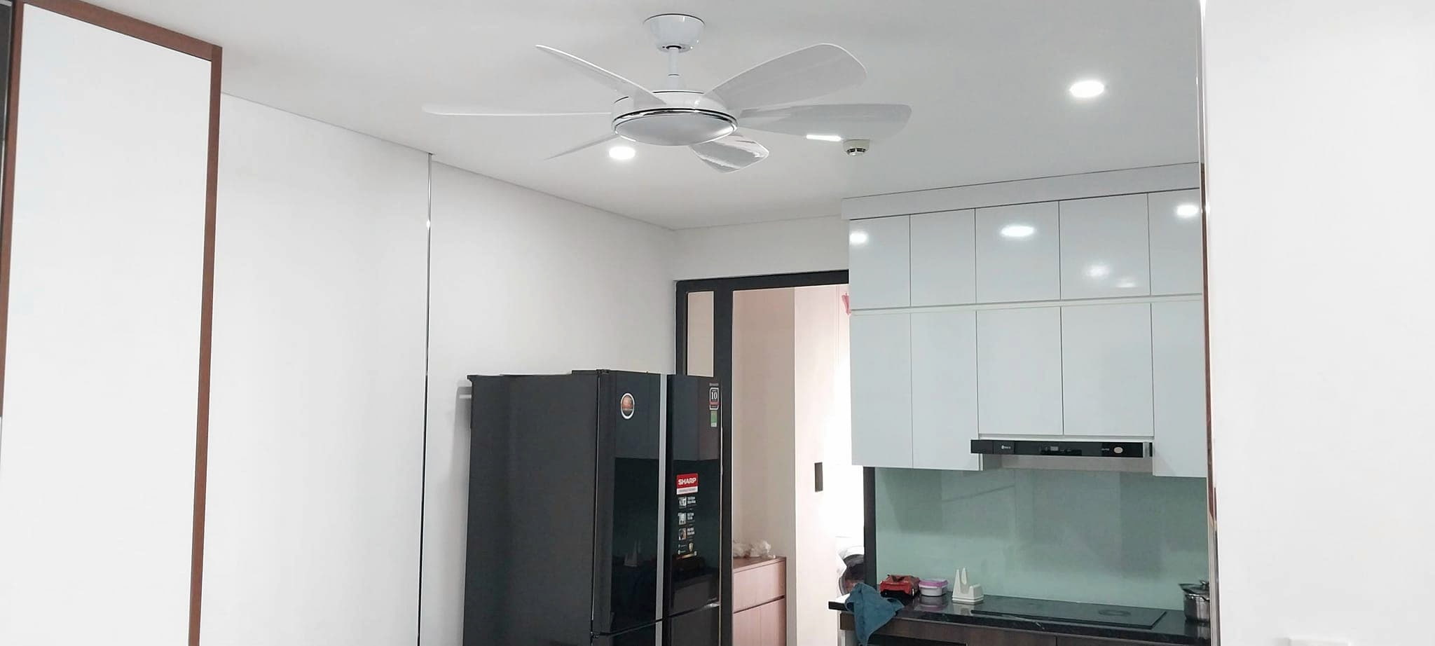 Quạt trần LuxAire Daisy màu trắng