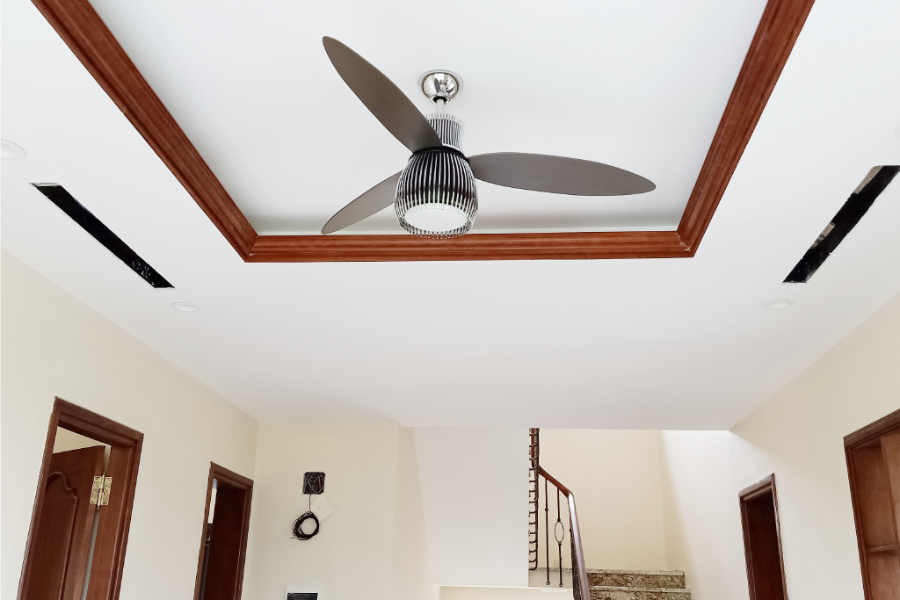 Có nên dùng quạt trần đèn không?