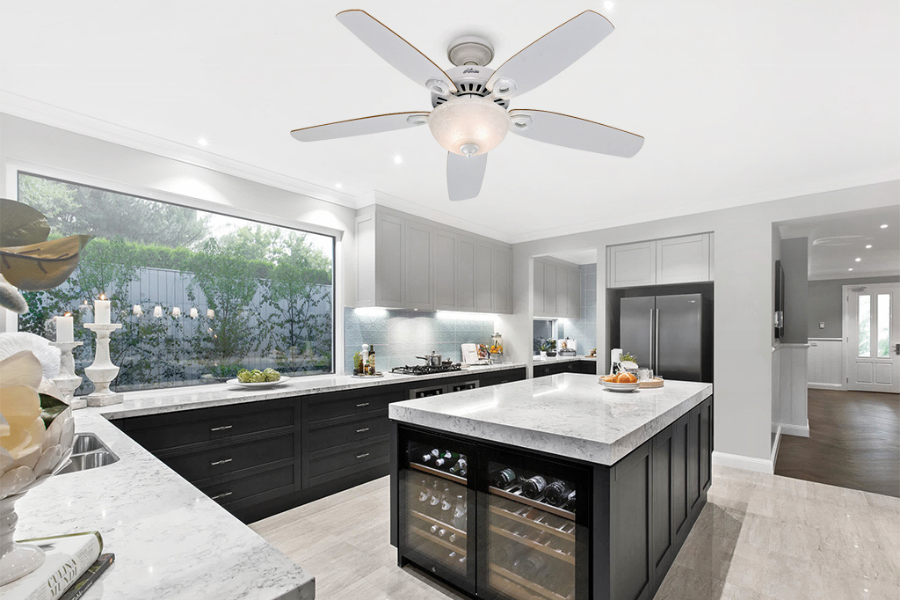 Quạt trần 5 cánh có đèn Hunter Builder Deluxe 50572