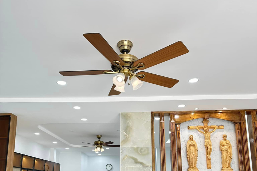 Được làm từ chất liệu cao cấp, bền bỉ