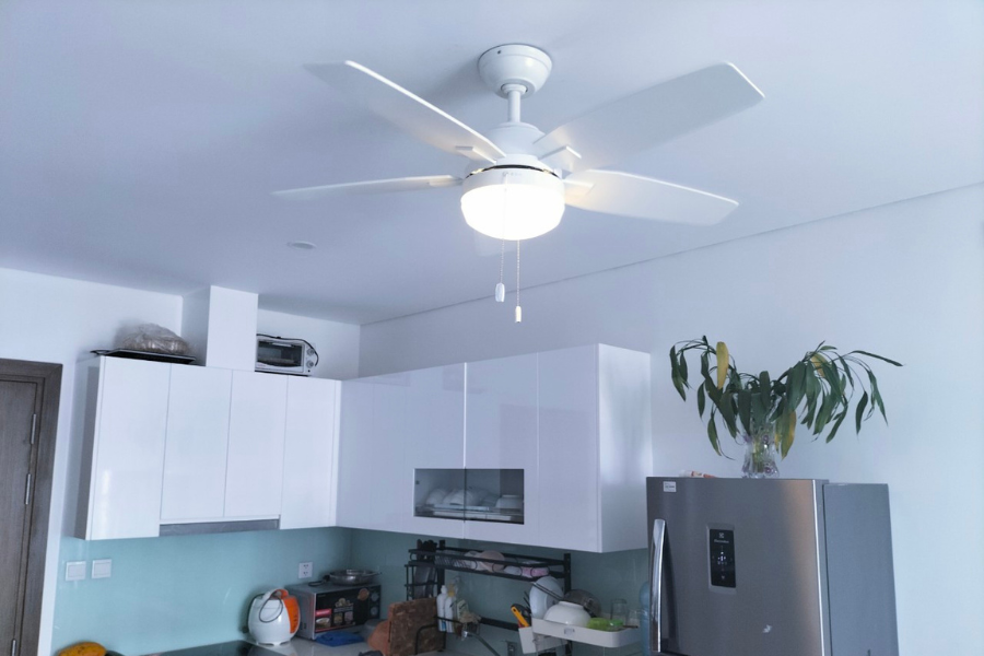 Chế độ đảo chiều, sử dụng cả 4 mùa