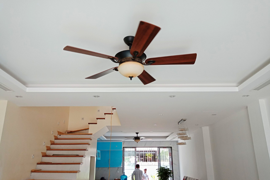 Quạt trần 5 cánh gỗ có đèn - Xu hướng nội thất hiện đại