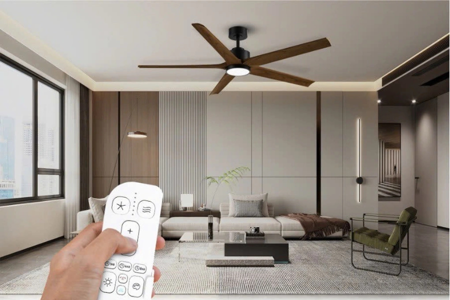 Quạt trần điều khiển từ xa dễ dàng điều chỉnh linh hoạt dù ngồi bất cứ nơi nào