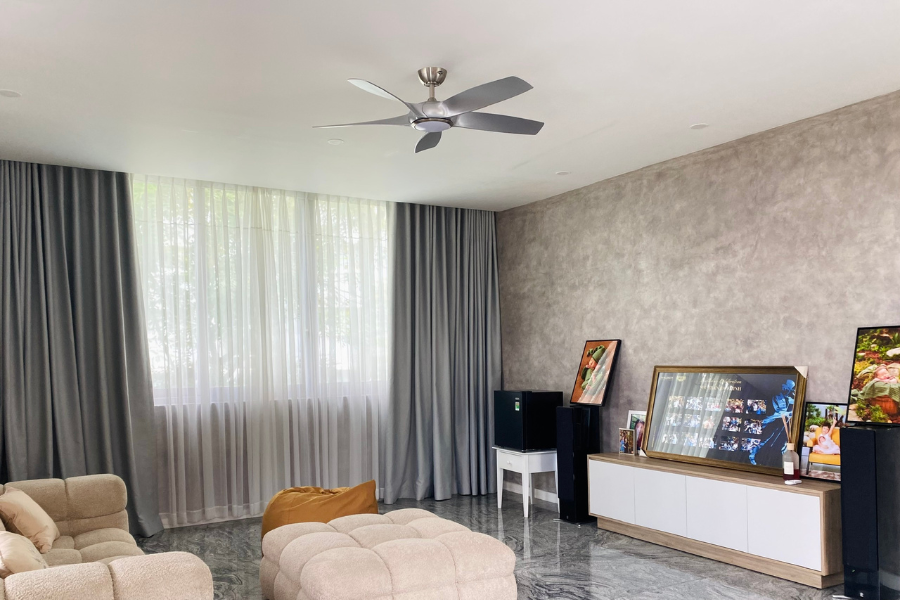 Nhựa ABS hiện nay còn được sử dụng phổ biến trong sản xuất cánh quạt trần nhờ đặc tính nhẹ, bền và chịu lực tốt