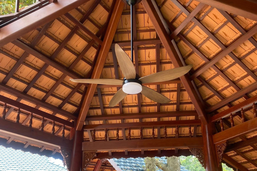 Quạt trần LuxuryFan được làm từ cánh nhựa ABS